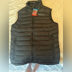 Columbia men’s Large black vest